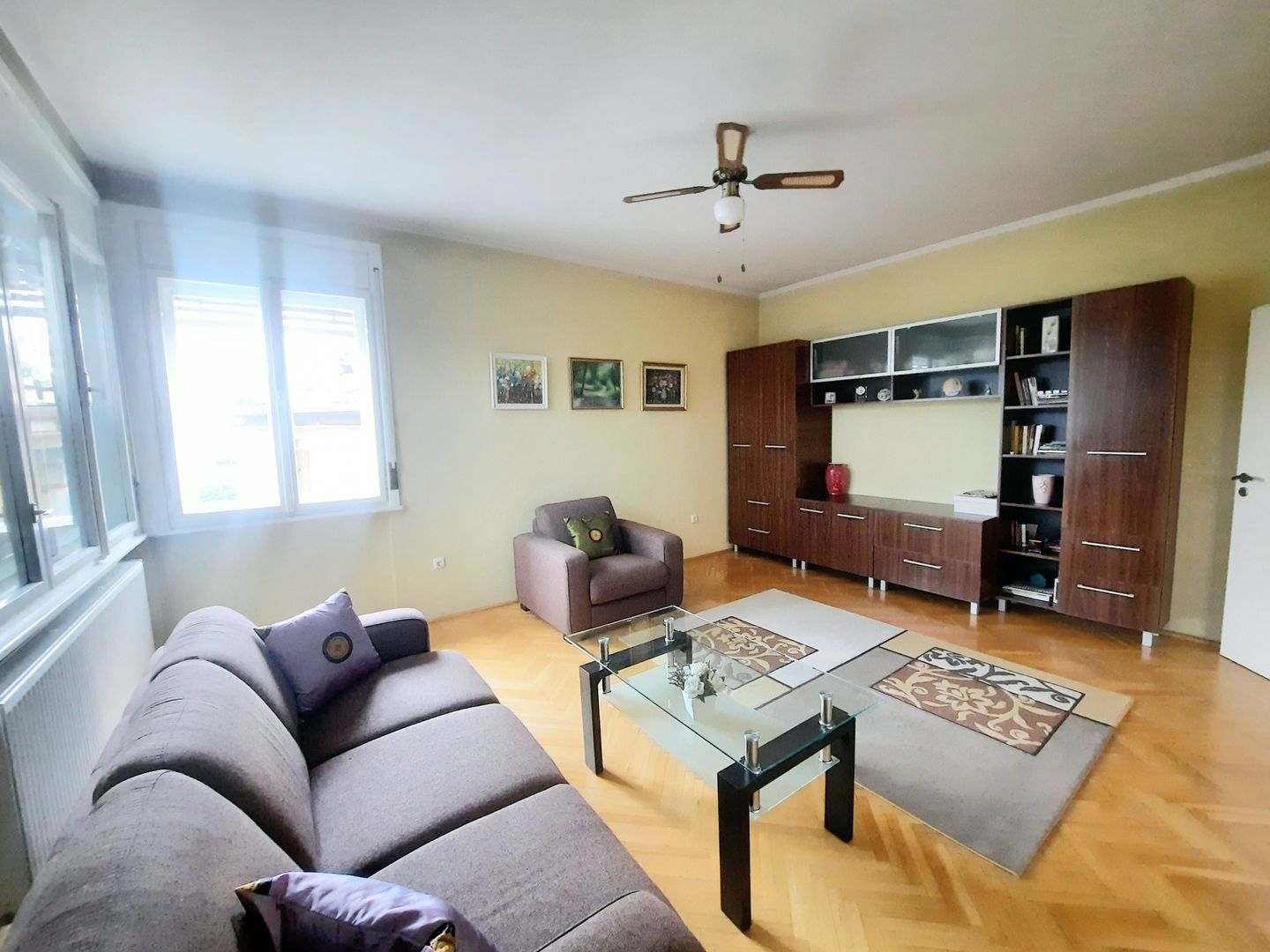 Apartament frumos si renovat cu garaj - zona Medicina - Poză 3