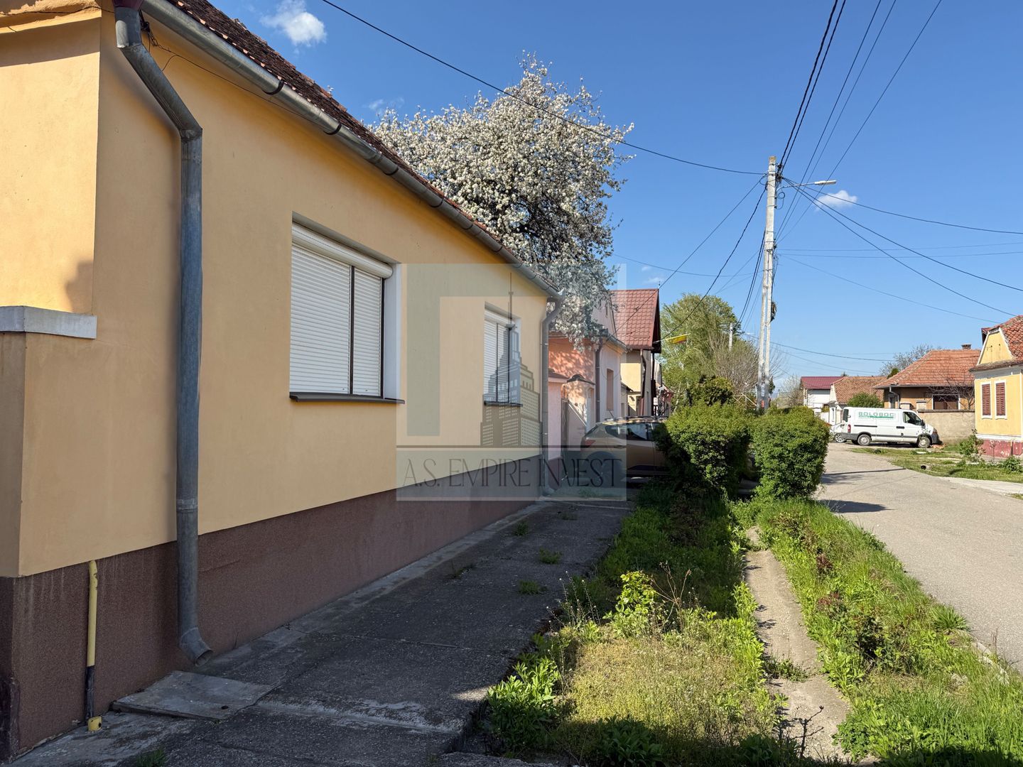 Casa 3 camere,singur in curte,360 mp teren - Halchiu/Brașov - Poză 2