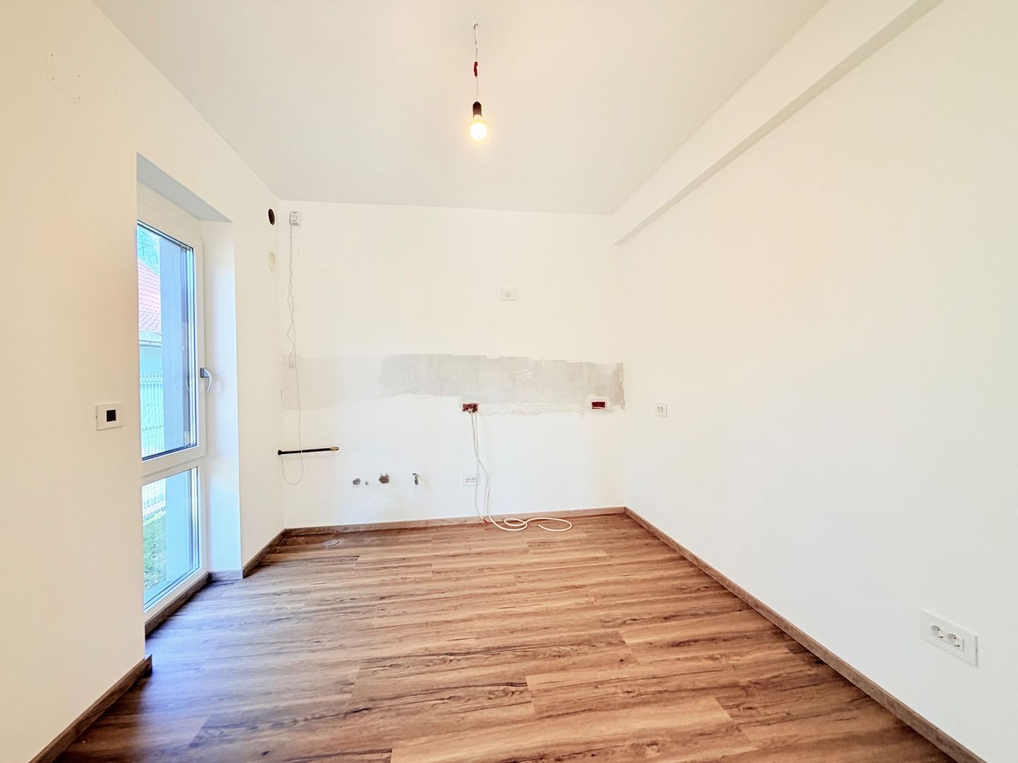 Casa parter prima închiriere – liniste si acces rapid spre centru - Poză 5