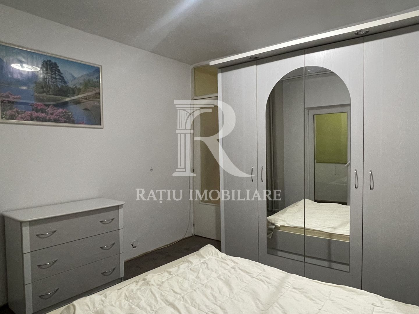 Apartament cu 3 camere | Zona Rogerius | Oradea - Poză 13