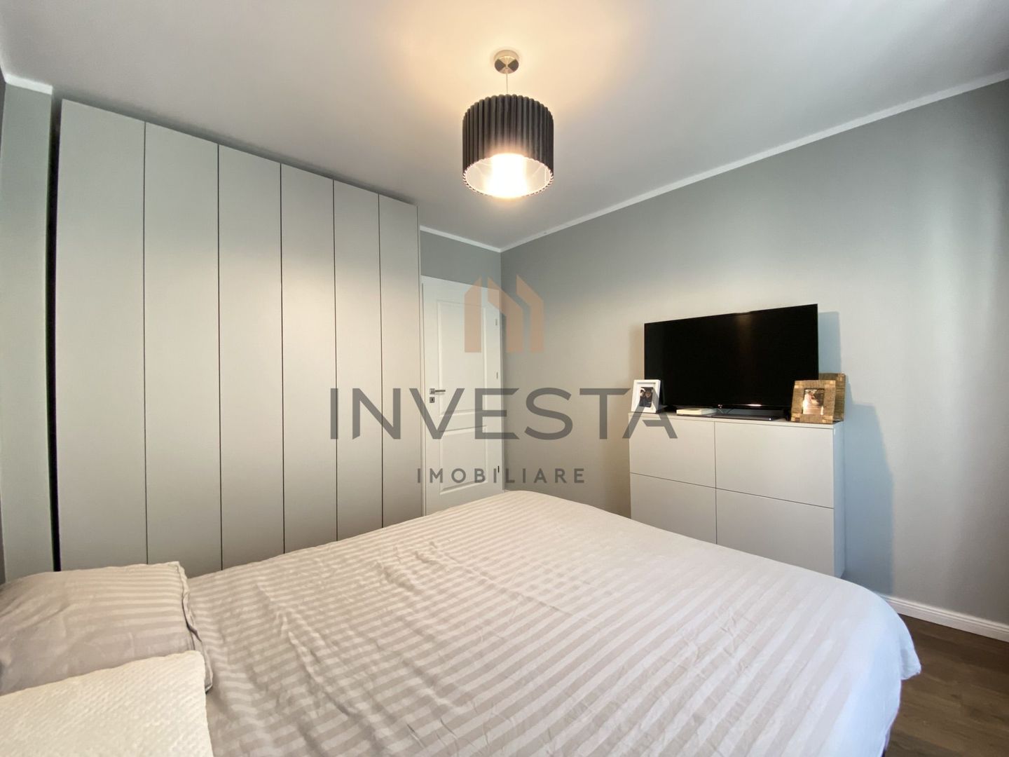 Apartament cu 3 camere si terasa, ansamblul Luminia, Europa - Poză 9