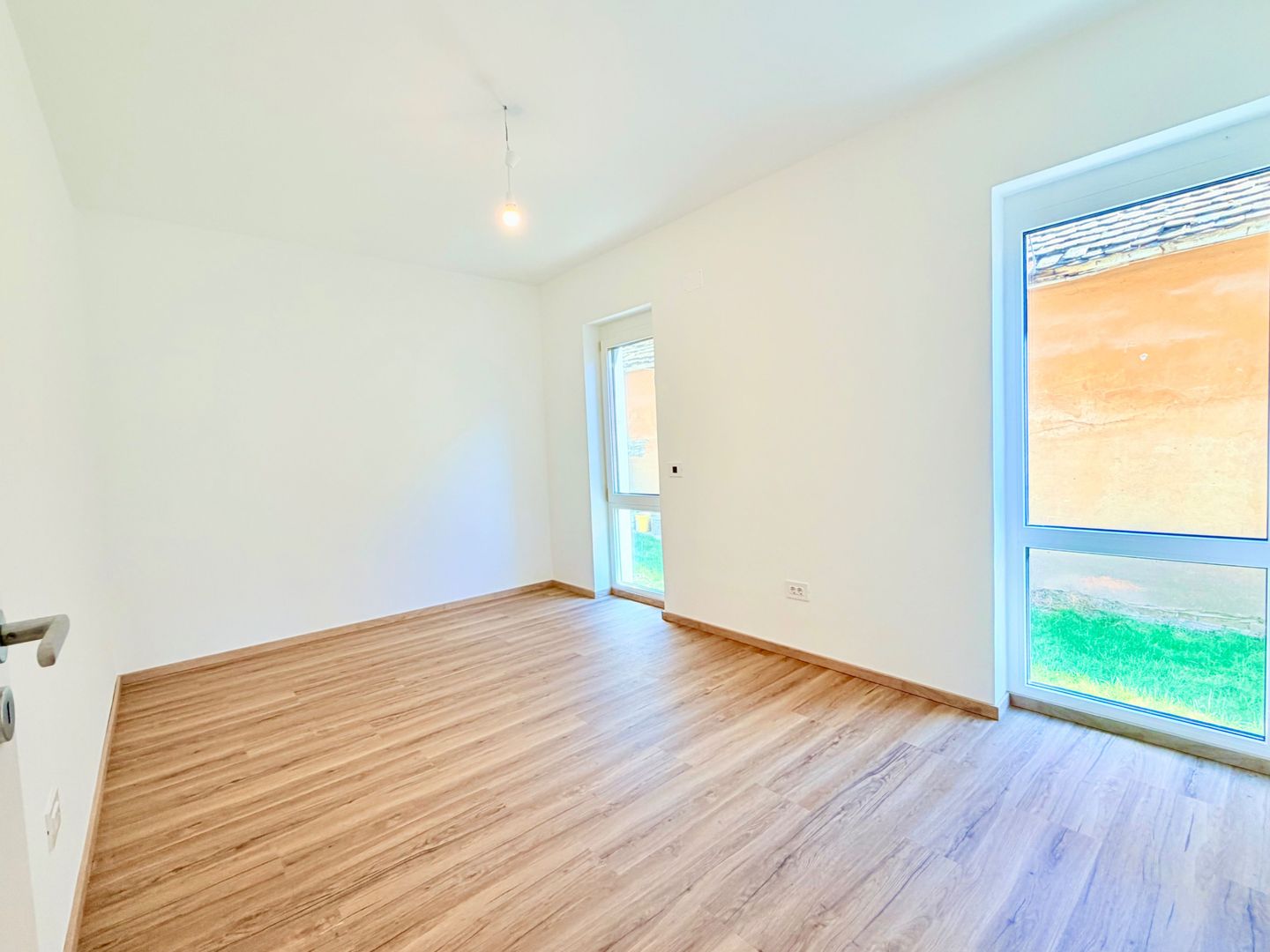 Casa parter prima închiriere – liniste si acces rapid spre centru - Poză 13