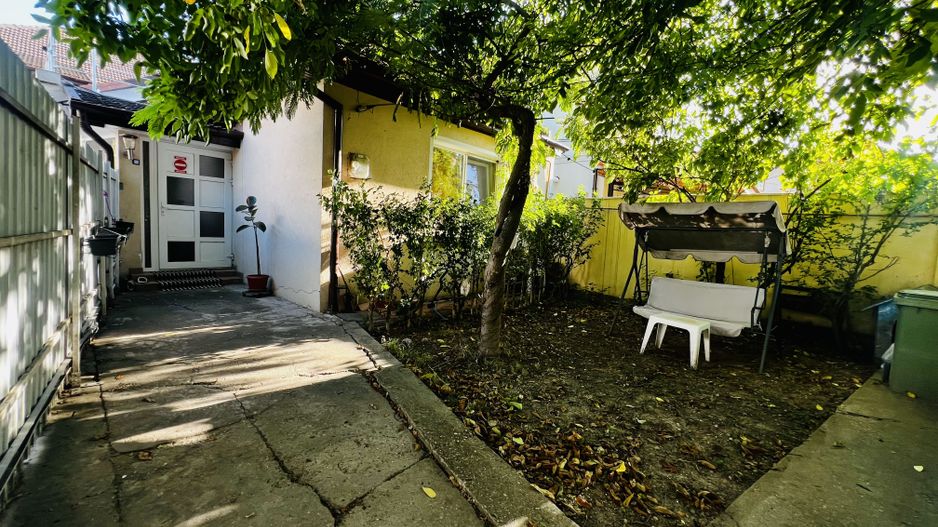 Casa cu 2 camere si curte - zona Mehala COMISION 0 % - Poză 1