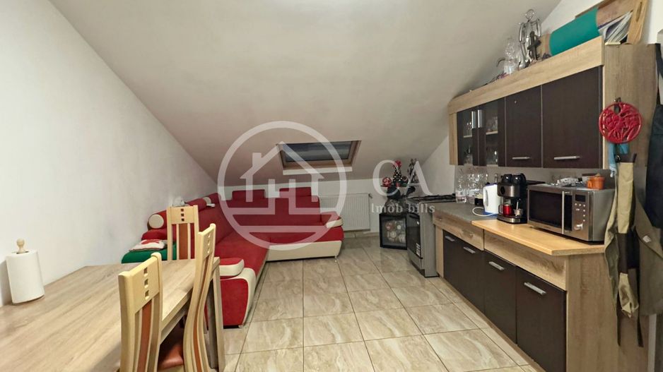 Apartament cu 3 camere de vanzare in zona Rogerius Oradea - Poză 2