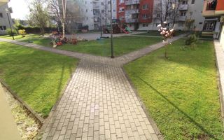 Aradului; decomandat, bucatarie inchisa. Parcare privata inclusa. - Poză 22