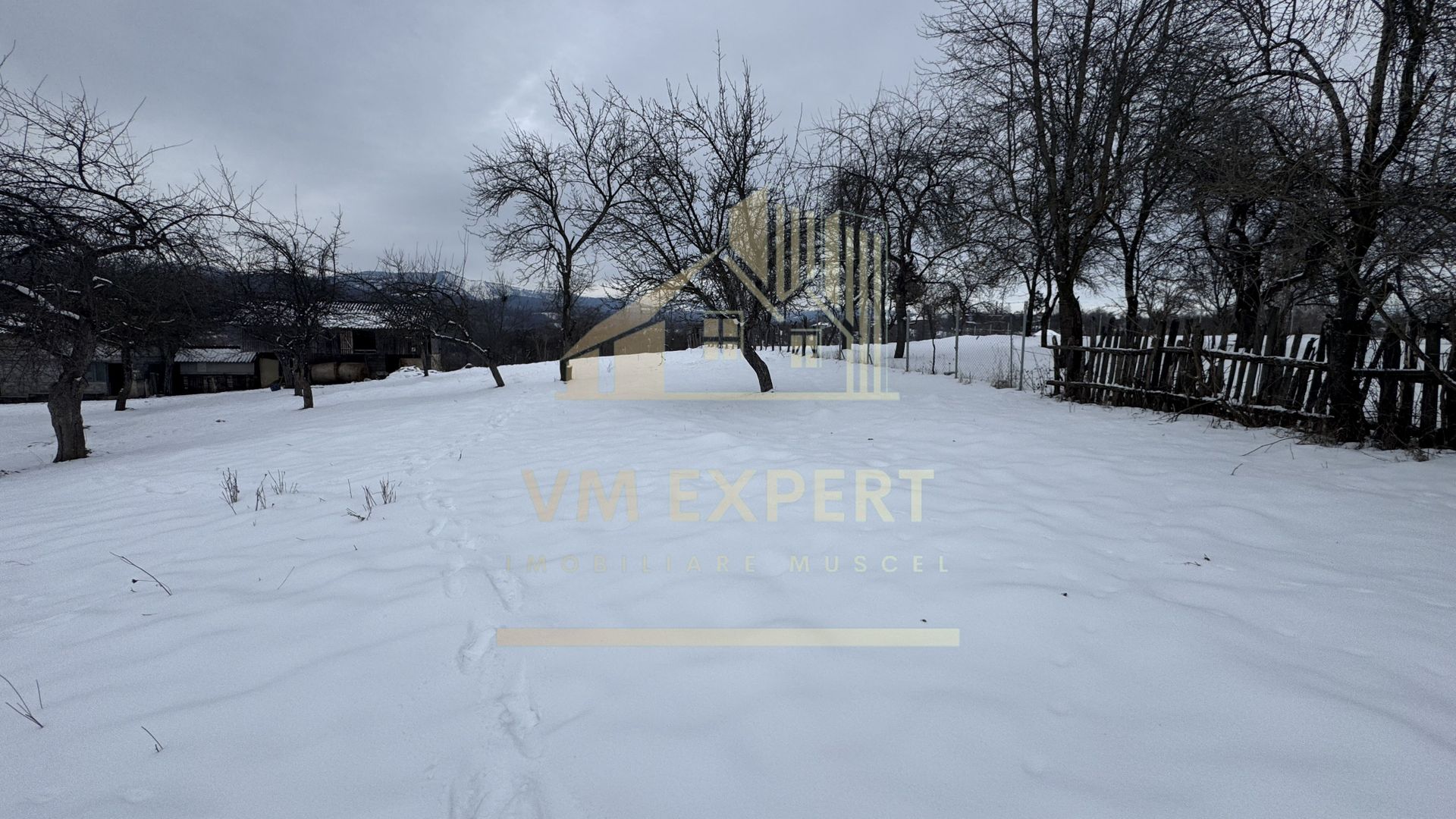 CASĂ 4 CAMERE TEREN 3038 MP ALBEȘTII  DE MUSCEL - Poză 34