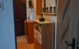 Apartament cu 3 camere in Zona girocului aproape de Spitalul Judetean - Poză 9