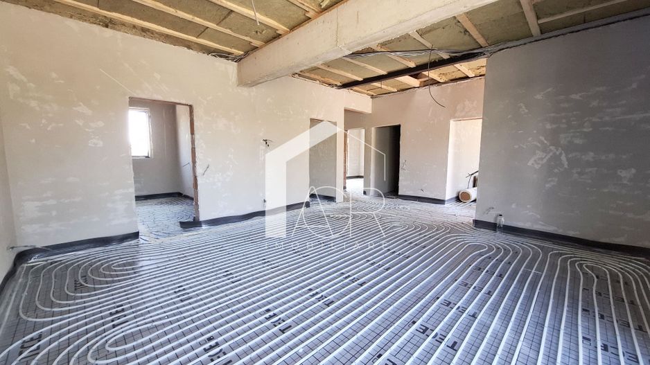 Casa cu 4 camere de vanzare, Baicoi - Poză 2