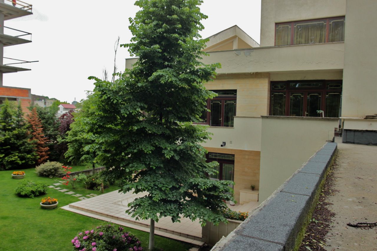 Vila impresionantă cu 15 camere, situată în zona Barbu Văcărescu - Poză 13