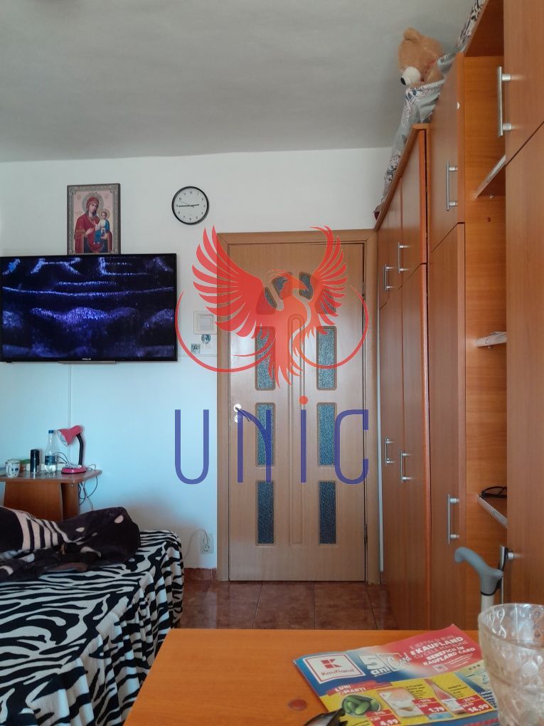 Garsoniera, etaj 3/4 - Craiovita - 46 000 Euro - Poză 1