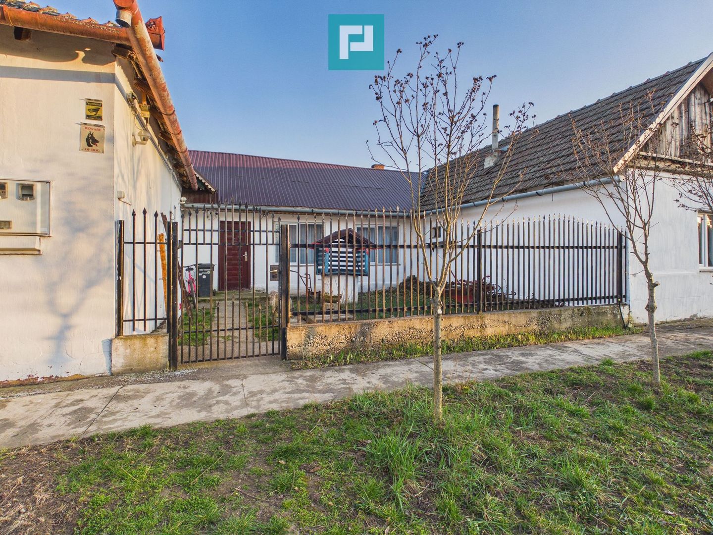 Casă din 2 corpuri cu 5 camere în  Lőkösháza - Poză 1