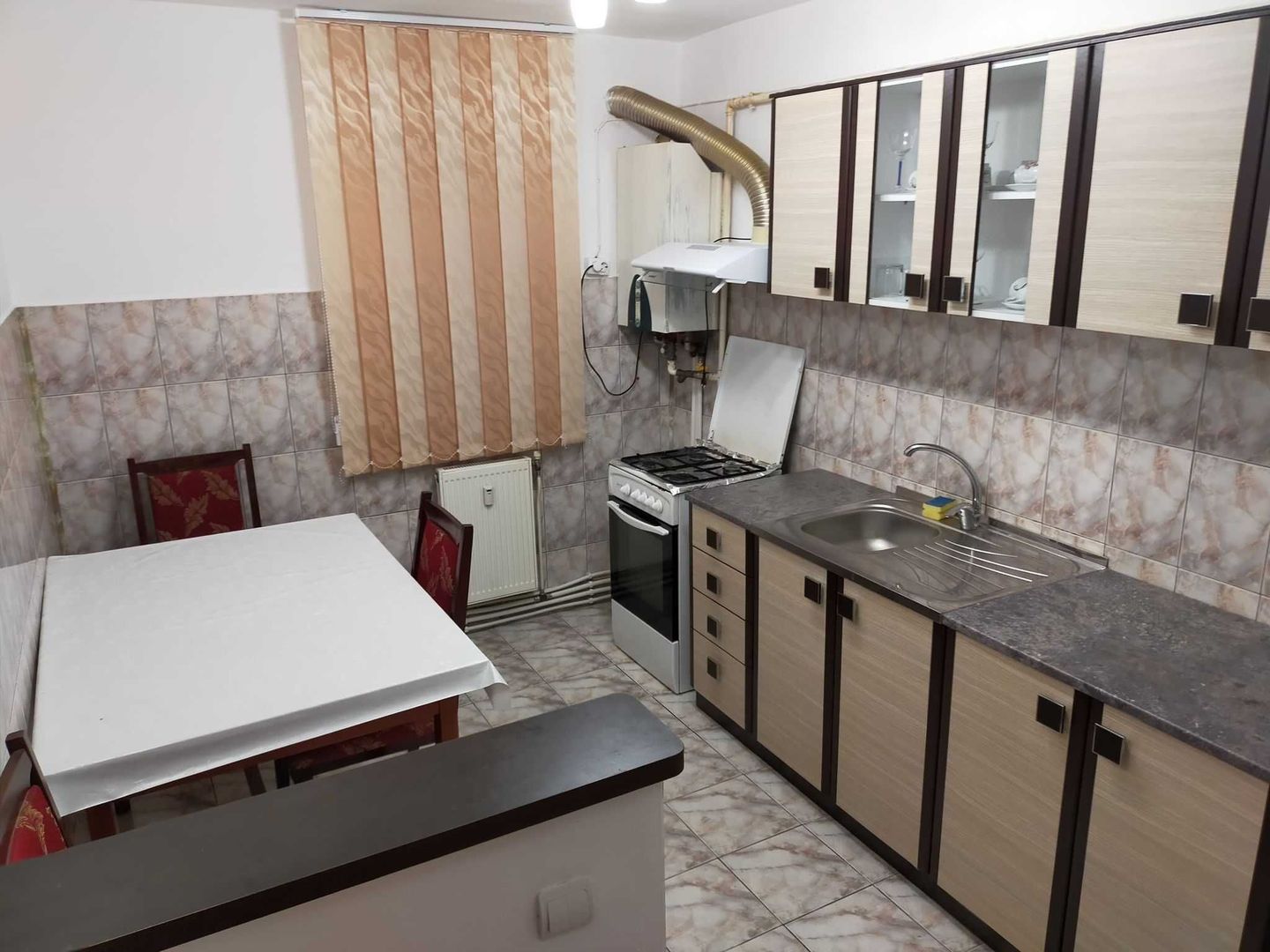 Apartament cu 3 camere de inchiriat in Centru - Poză 5