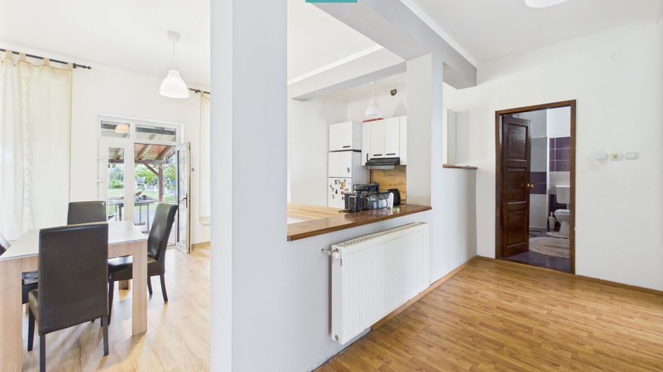 Vilă cu 8 camere în Săcălaz, zonă Centrală - Poză 7