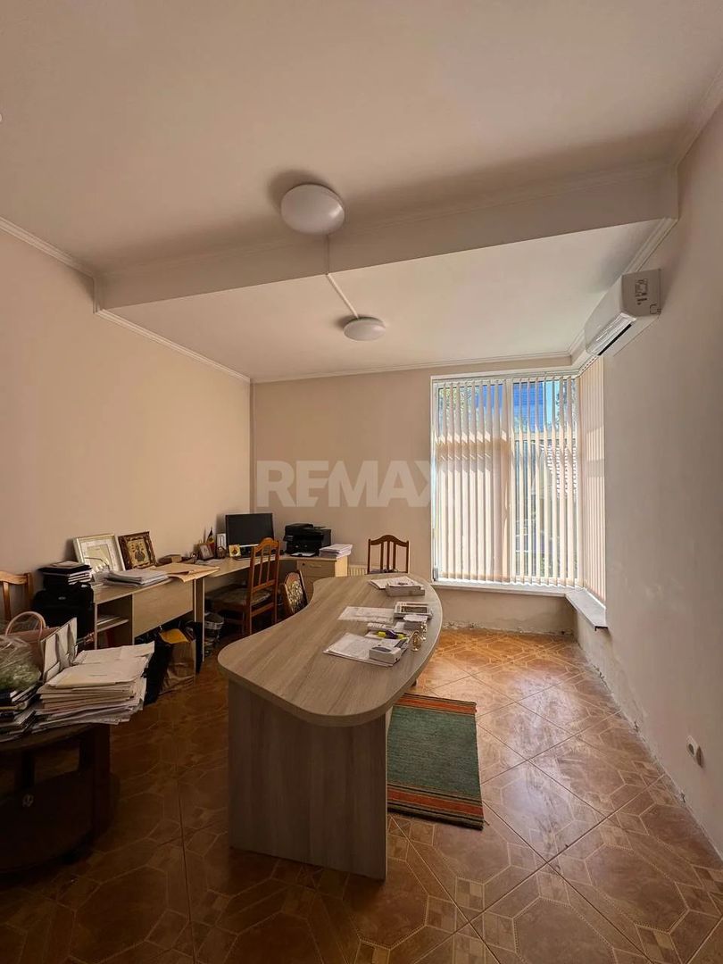 Clădire locativă cu 3 nivele și demisol, Bd. Ștefan cel Mare și Sfânt, Mun. Chișinău - Poză 1
