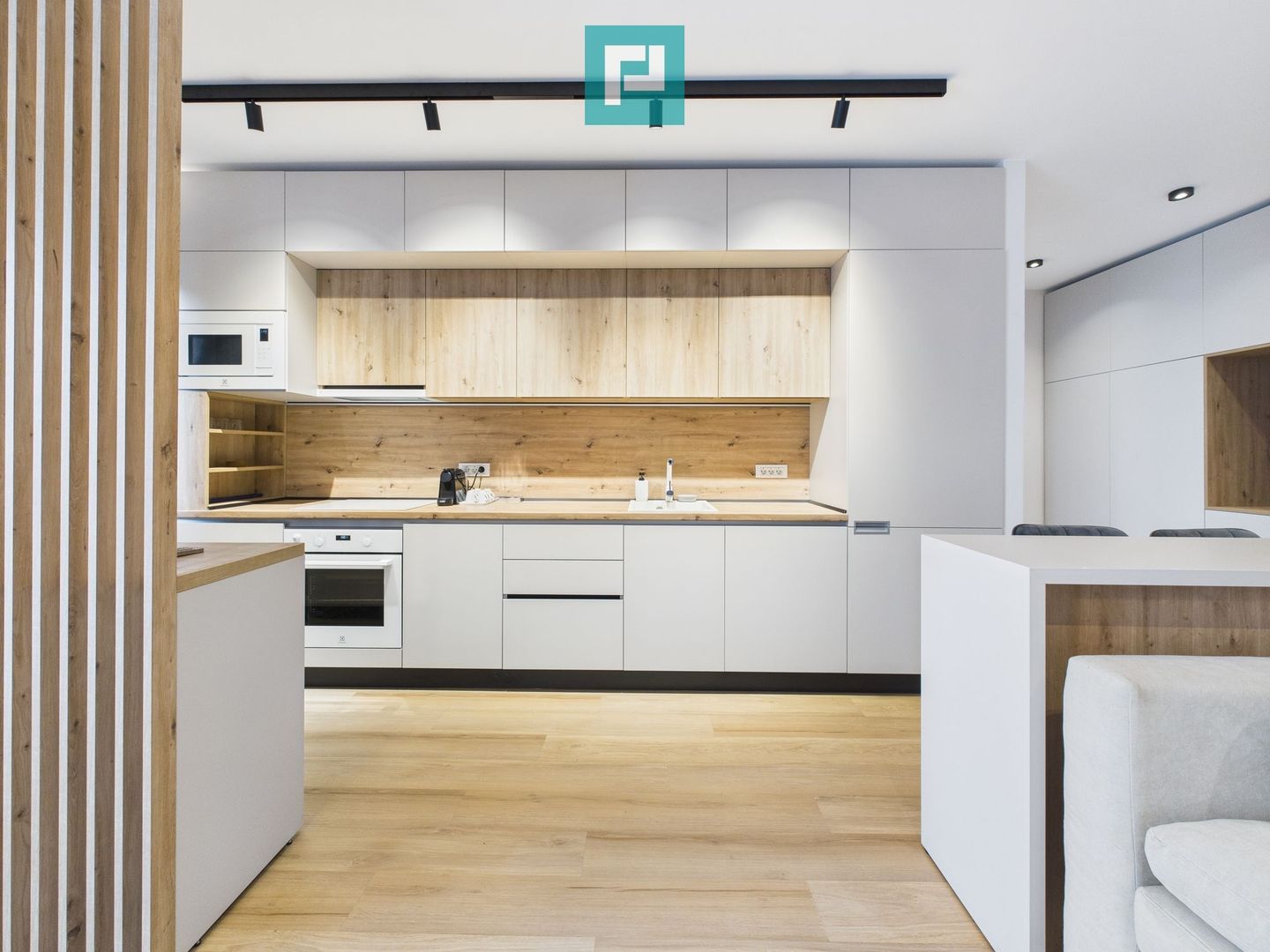 Apartament spațios, vedere și facilități premium - Poză 18