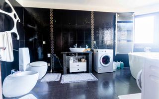 Casă / Vilă cu 6 camere de vânzare în Balotesti - Poză 16