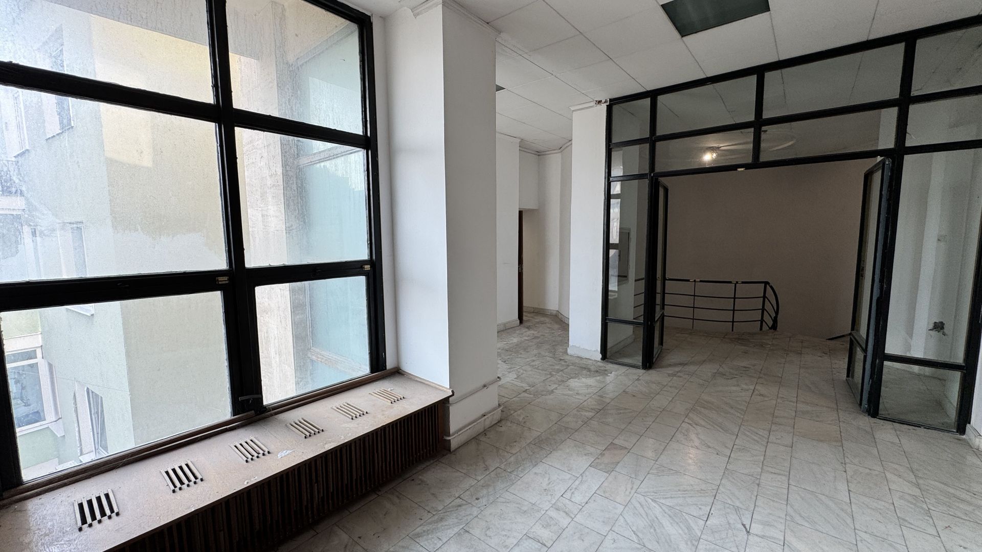 Spațiu comercial 493 mp utili | Locație centrală | Vizibilitate excelentă | - Poză 28