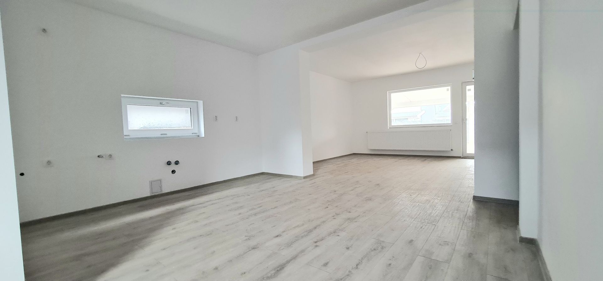 Casa finalizata intabulata in Cartier Izvor Tarlungeni Brasov - Poză 2