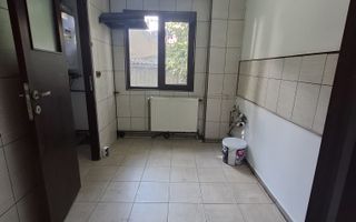 Gh Lazar- Favorit, 3 camere, parter cu centrala proprie - Poză 3
