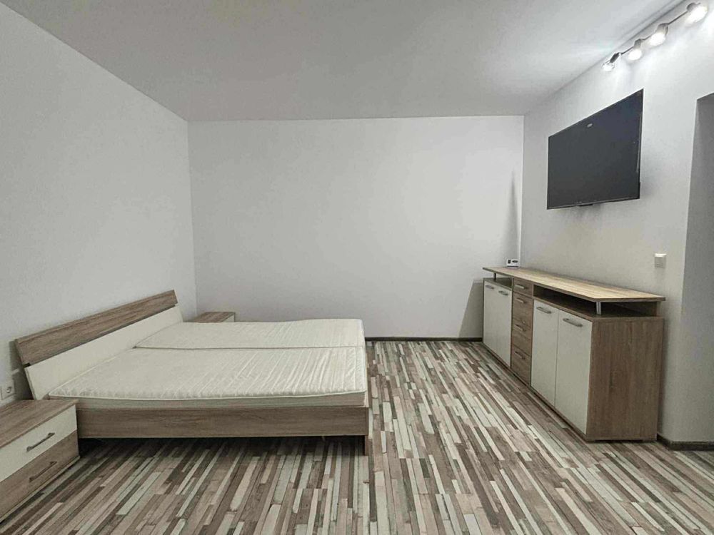 Giroc | 1 Camera | Mobilat si Utilat | Loc de parcare - Poză 1