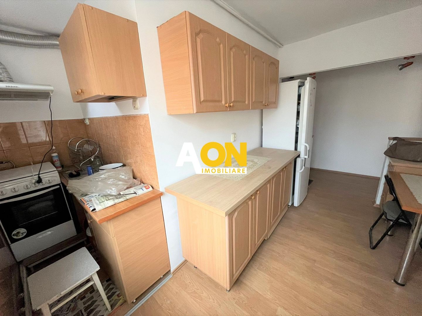 Apartament decomandat cu 2 camere + balcon, etaj 2, zona Spital - Poză 5