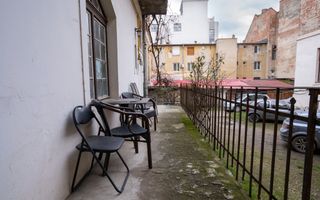 Apartament central de vânzare – la curte comună - Oradea - Poză 15