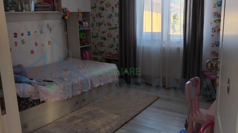 Vand casa 3 dormitoare, living, bucătărie. Intrare Popricani case noi. - Poză 7