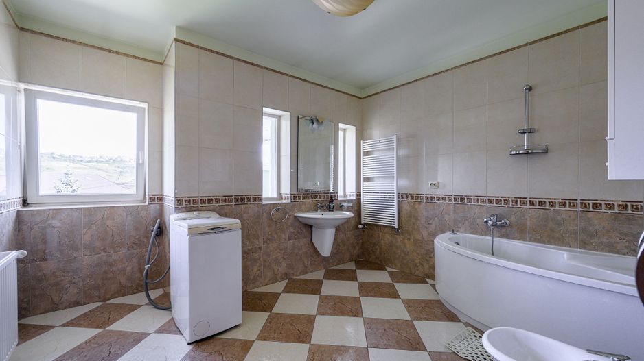 CASA Individuala ELEGANTA 300MP Teren 2150MP CAMPULUI - Poză 9