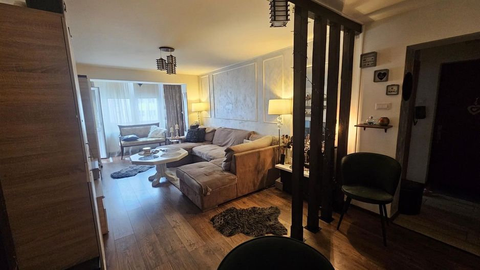Apartament 3 camere Cetate et.3 pivnita bloc caramida - Poză 3