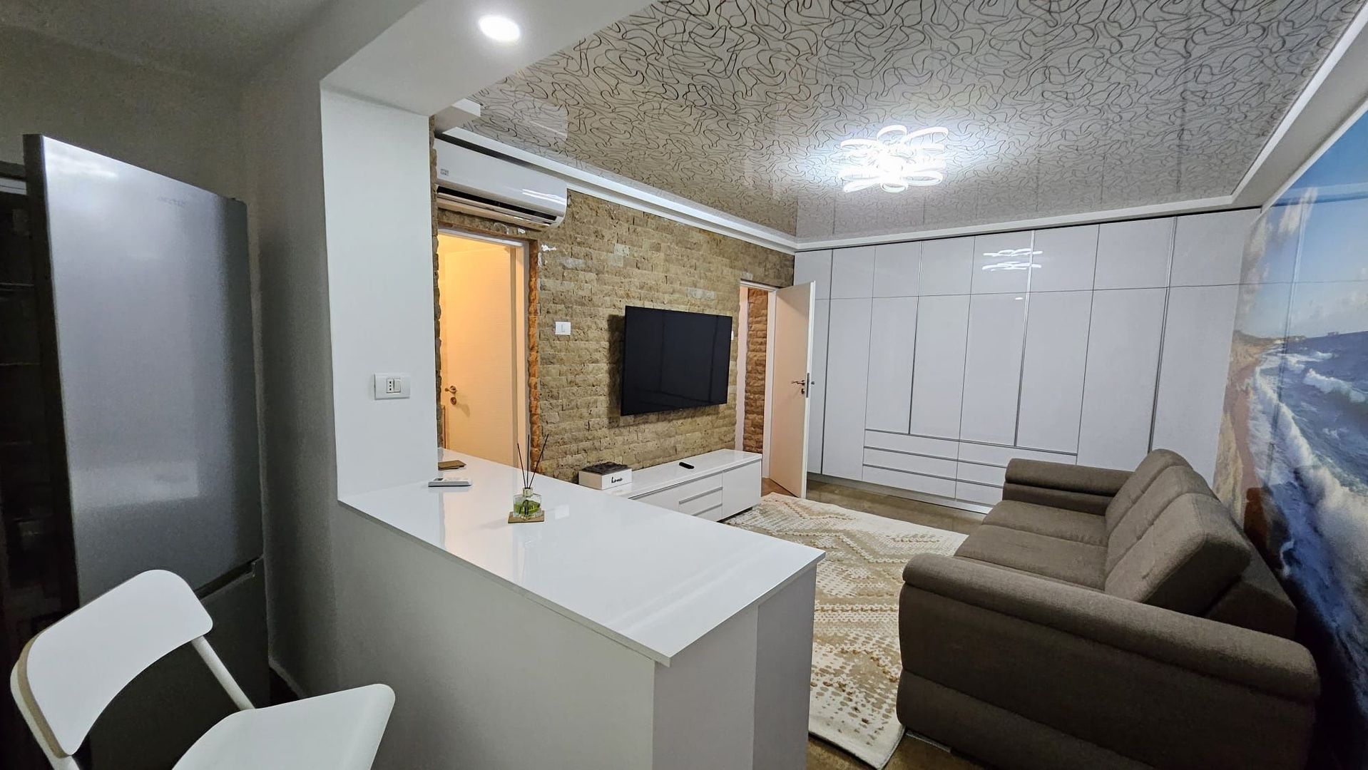 Garsonieră premium de închiriat – Dimitrie Cantemir, la 150m de Metrou Unirii - Poză 1