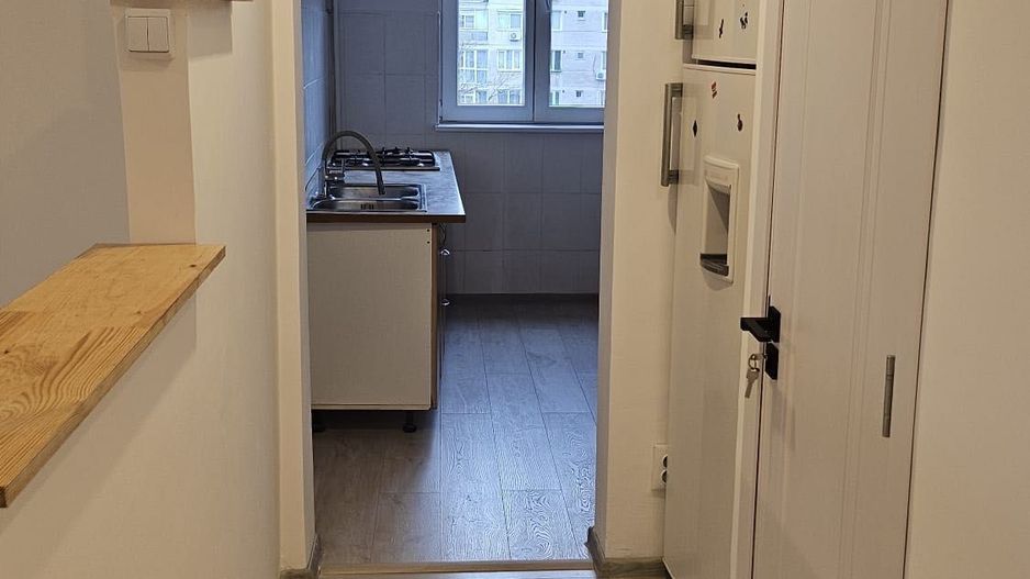 Apartament 2 camere, renovat , decomandat , metrou - Poză 4