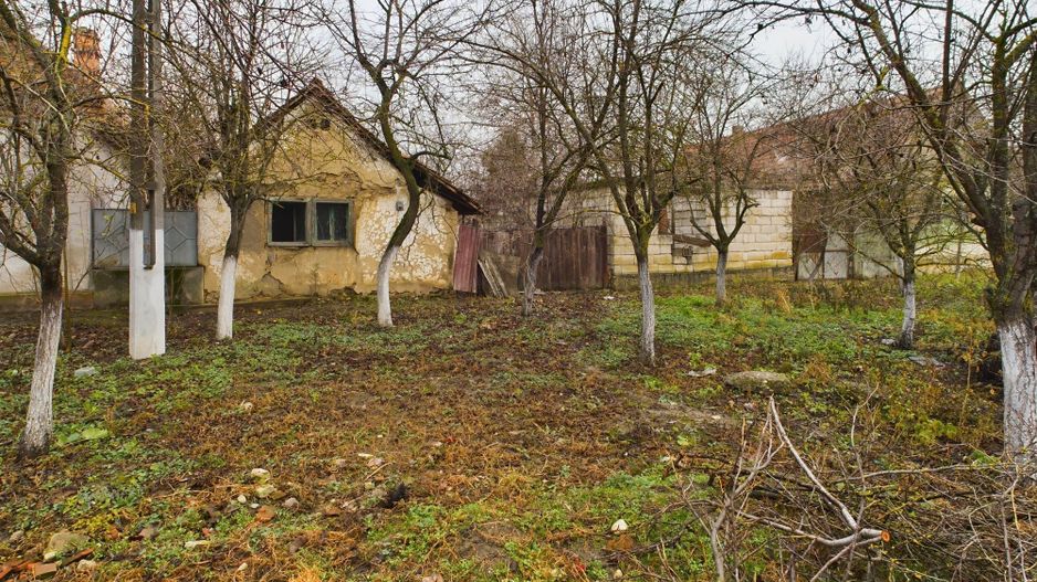 Teren cu casă demolabilă în Şuştra - Poză 1