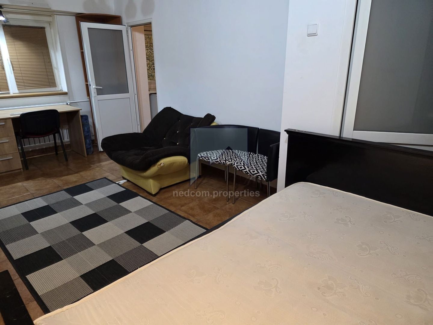 Inchiriere Garsoniera Sebastian - str. Motoc 47mp - Poză 2