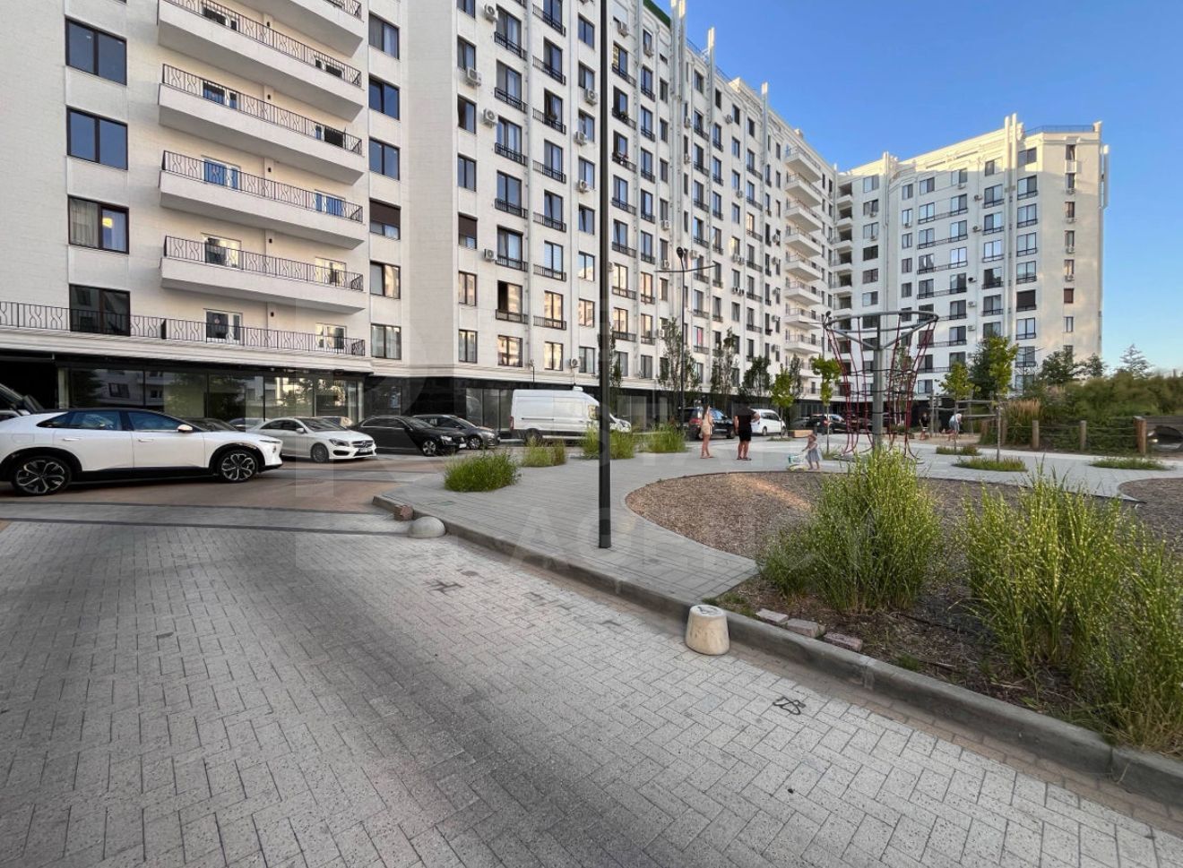 Vânzare, apartament 1 cameră + living 46 mp, str. Ioana Radu Buiucani - Poză 10