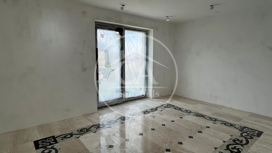Casă de vânzare P+E+M cu 7 camere in Cartierul Grigorescu, Oradea - Poză 8