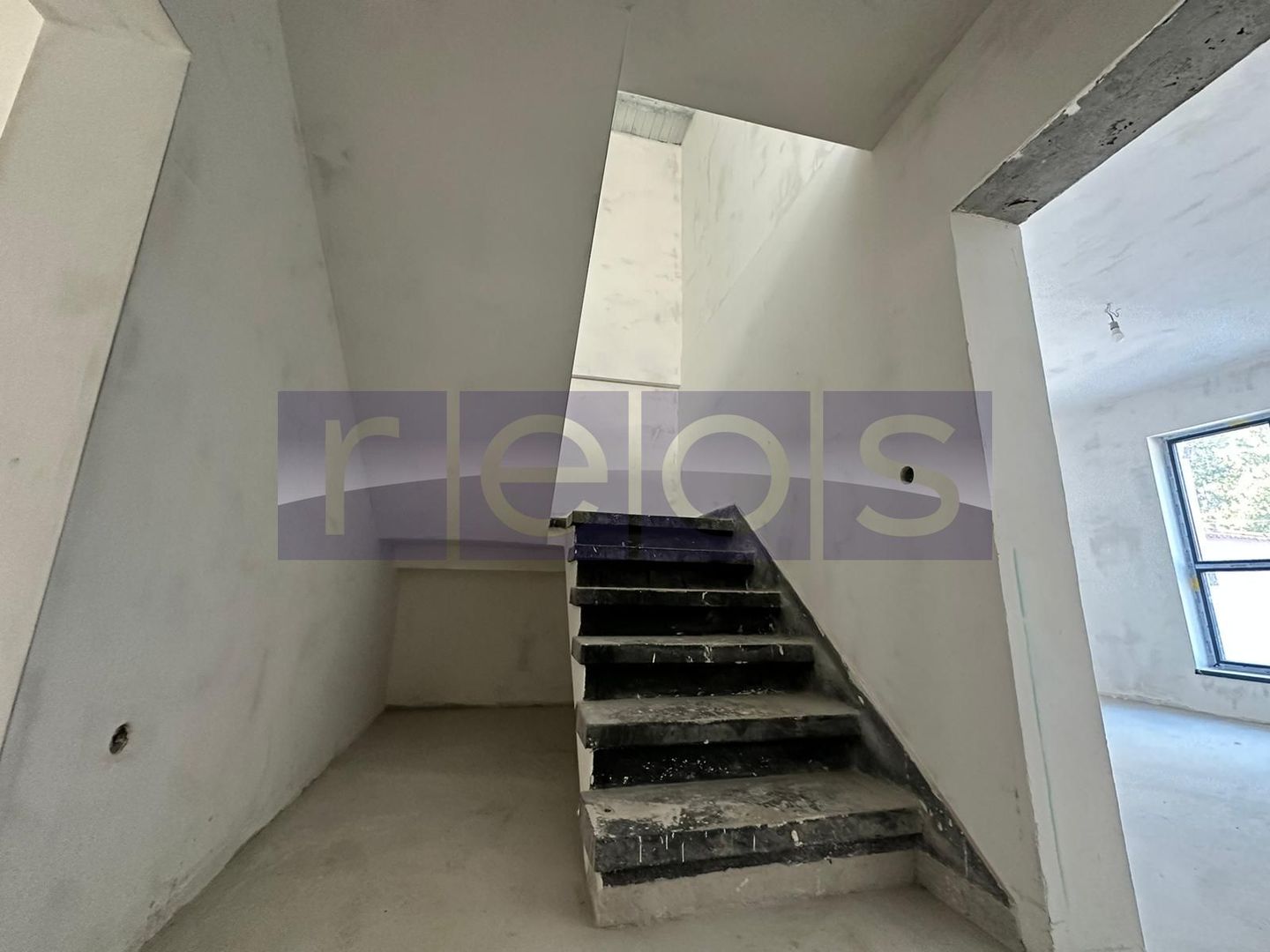 Vila 4 camere | Curte |  Zona Barbu Vacarescu  | Loc de parcare | - Poză 35