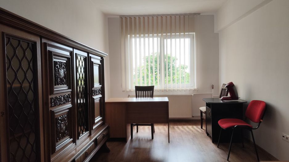 Spatii de birouri cu 1 - 2 incaperi situat pe Calea Borsului, Oradea - Poză 13