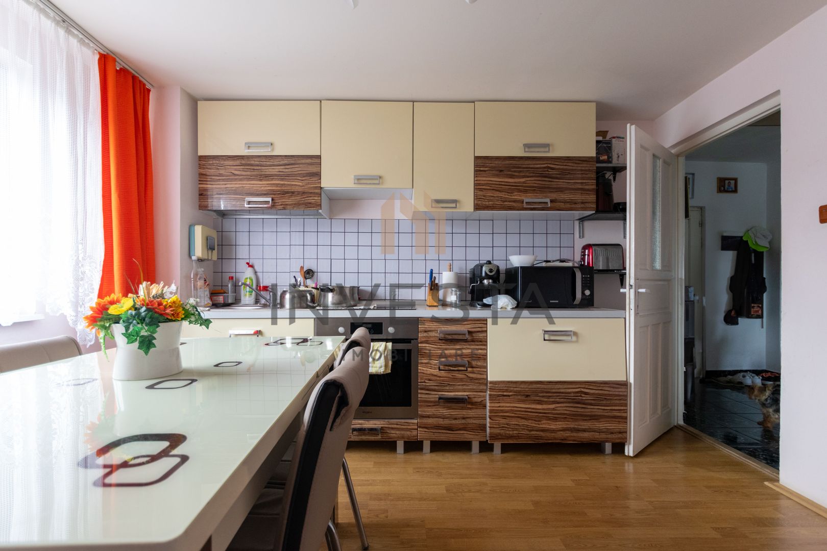 DE VANZARE CASA CU 4 CAMERE BUNA ZIUA - Poză 2