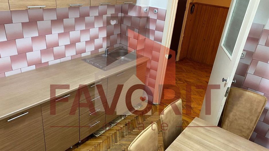 Etaj 1 . Decomandat. Zona Lipovei - Poză 4