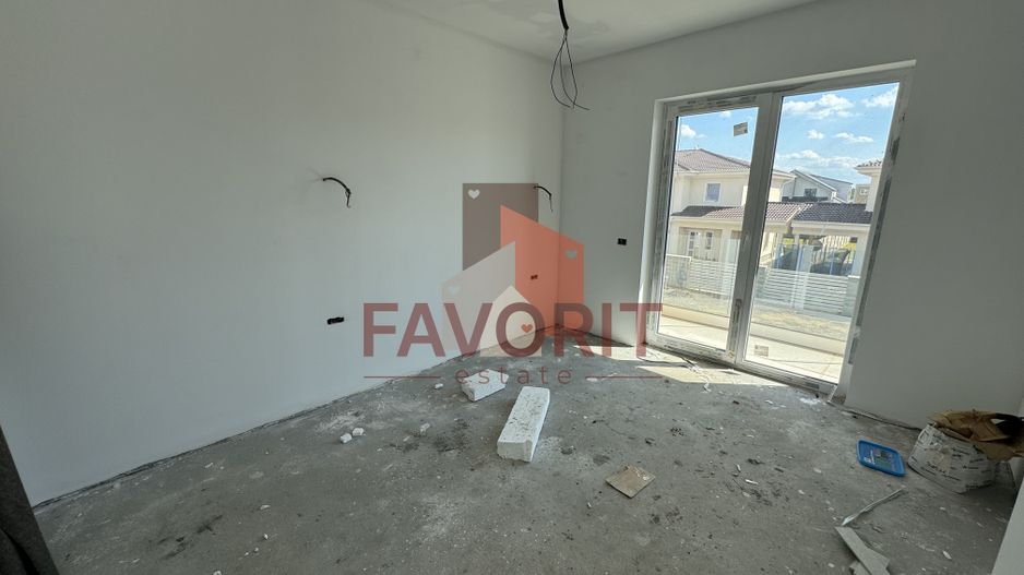 Duplex 5 camere ,despartit prin camera tehnica, finisat la cheie in Mosnita - Poză 14