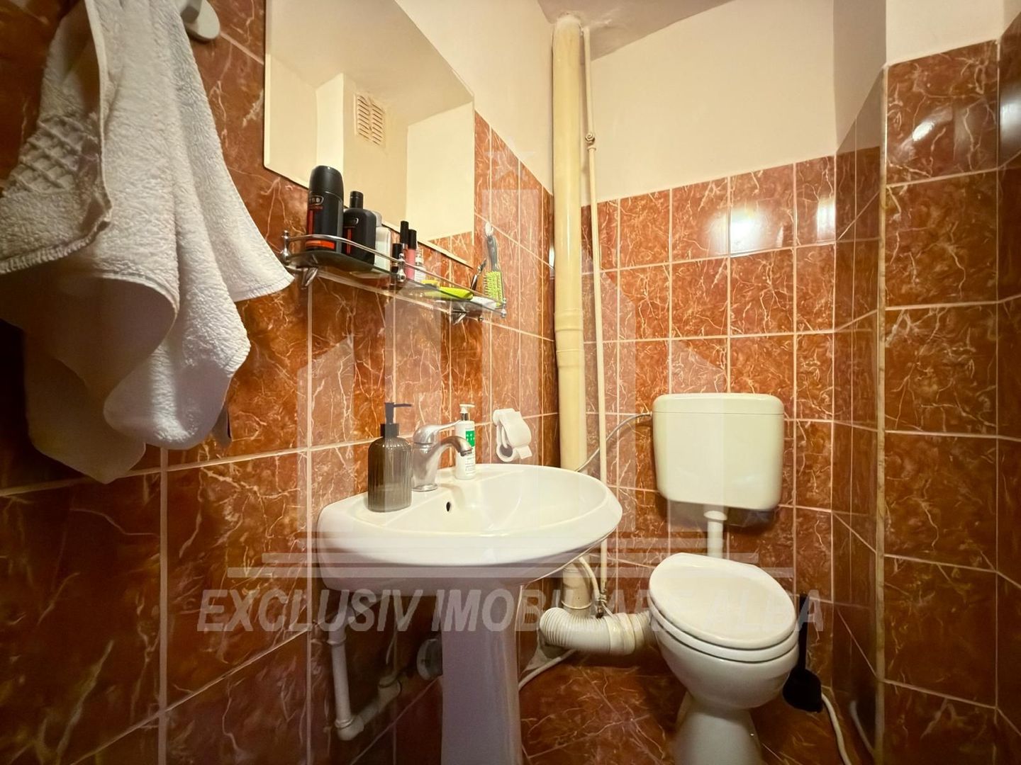 Apartament 3 camere decomandate | 2 bai | 70 mp | Etaj 3 | Cetate - Poză 3