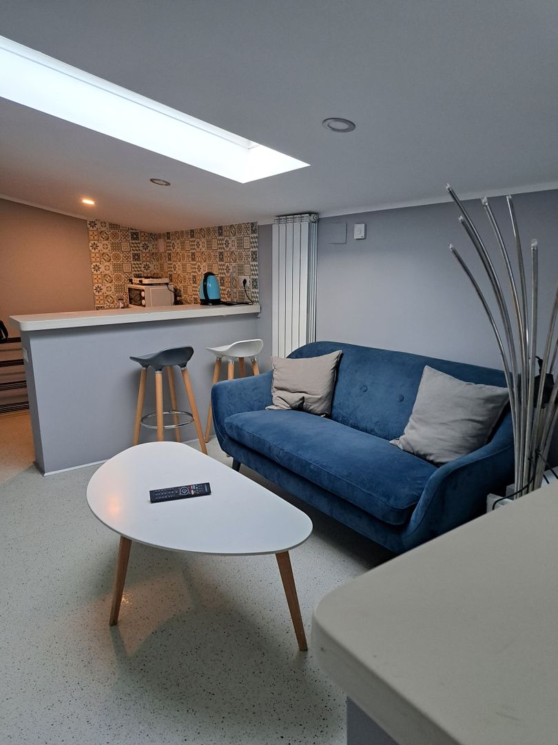 Studio cochet de închiriat în mansardă, inima orașului! - Poză 8