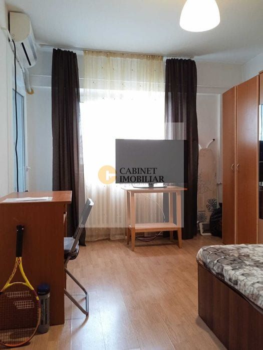 1 camera | 1984 | langa parc si Metrou Crangasi - Poză 1