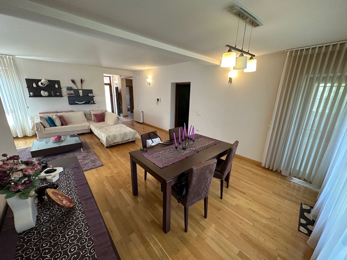 Casa individuala cu garaj  în spate la IKEA - Poză 1