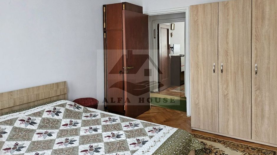 Apartament cu trei camere, zona Centrul Civic,  71 mp - Poză 10
