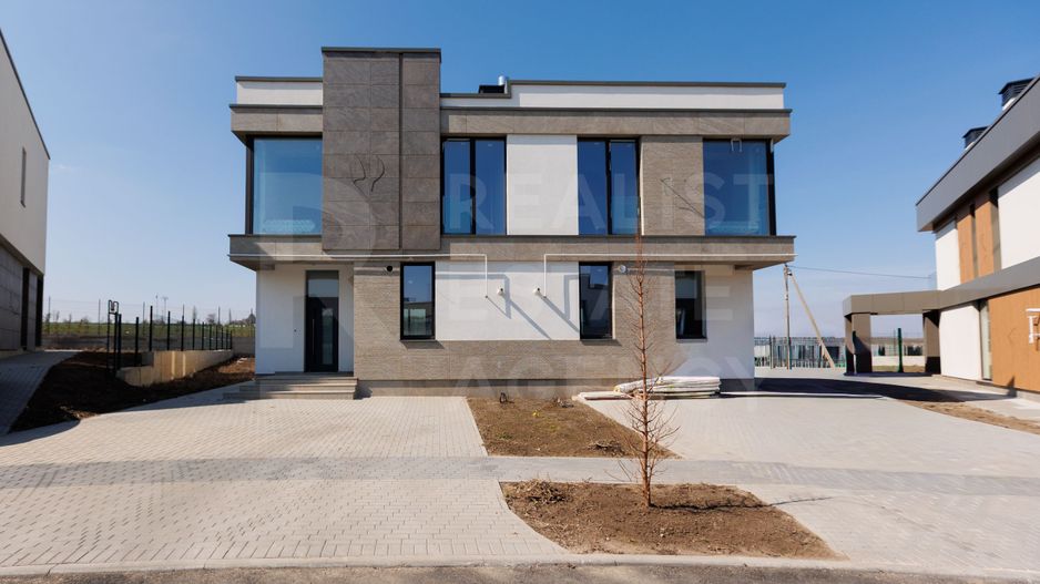 Vânzare, duplex 3 camere, + 6 ari, str. Băcioii Noi, Botanica - Poză 1