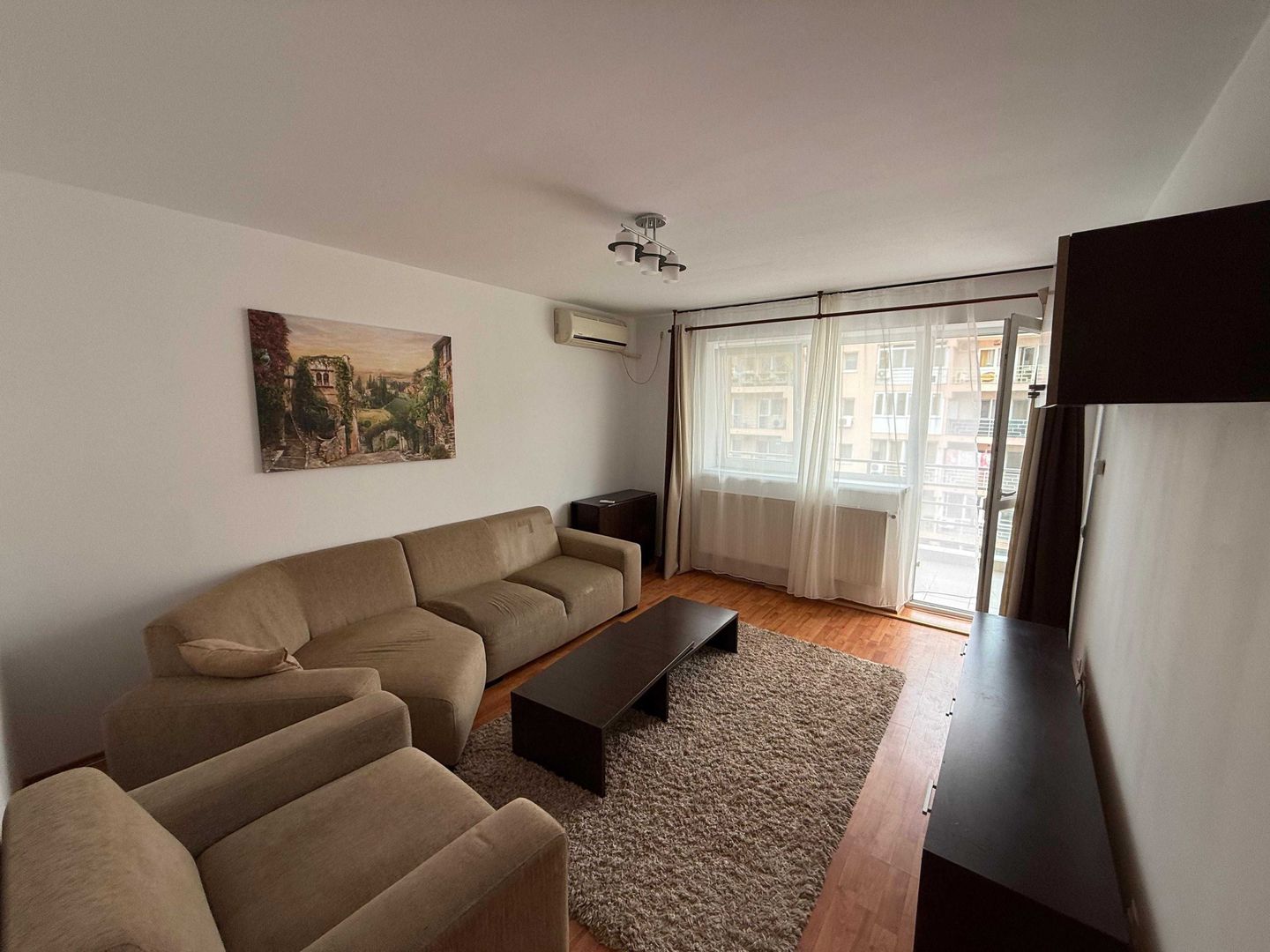 Apartament luminos 2 camere.  Cu Centrala. Complex Confort Park. Delta Vacaresti - Poză 1