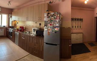 3 camere spațioase cu parcare, într-o zonă liniștită din Florești. - Poză 1