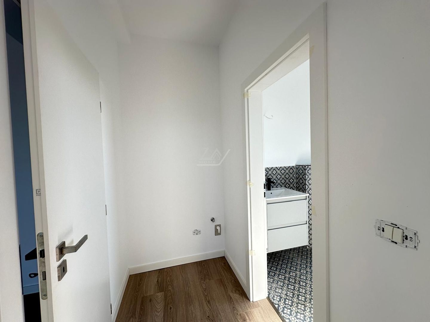 Bloc finalizat. Lift. Decomandat. Loc parcare. - Poză 10