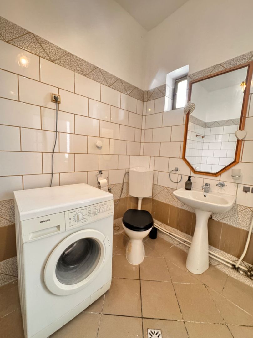 Apartament spațios la curte comună – zonă centrală, Oradea - Poză 8
